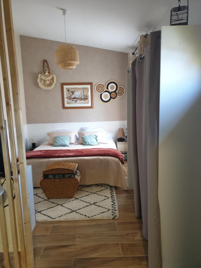Appartement Studio A 15 Mn De Disneyland Paris à Bouleurs Extérieur photo